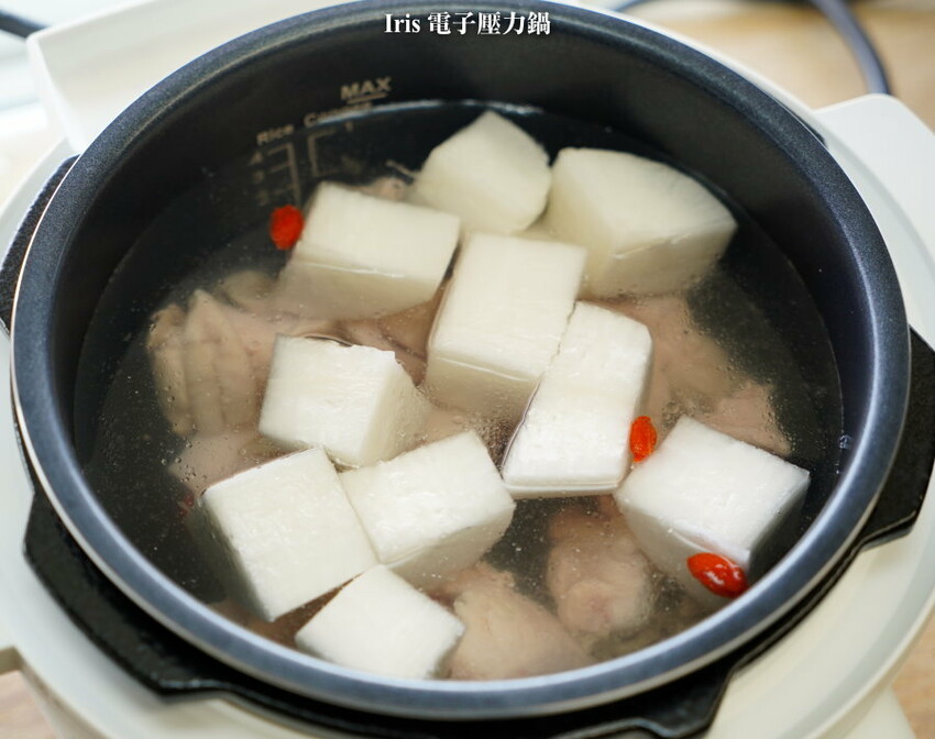 【壓力鍋推薦評比】Iris、IP音速鍋、飛利浦金小萬三款熱門萬用鍋實測!