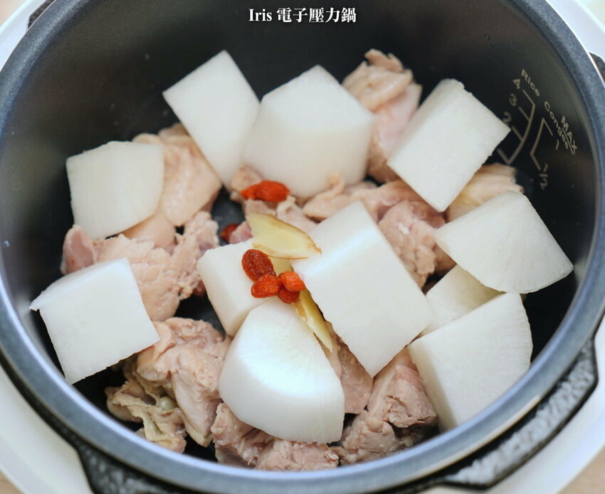 【壓力鍋推薦評比】Iris、IP音速鍋、飛利浦金小萬三款熱門萬用鍋實測!