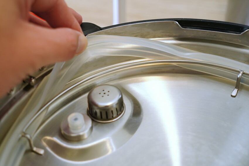 【壓力鍋推薦評比】Iris、IP音速鍋、飛利浦金小萬三款熱門萬用鍋實測!