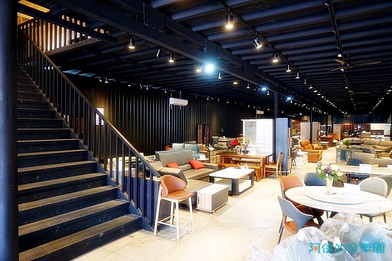 【台中大雅】億家具批發倉庫台中總店-千坪超大賣場，數十款沙發、床、櫃，還可客製化，選購家具來這就對了