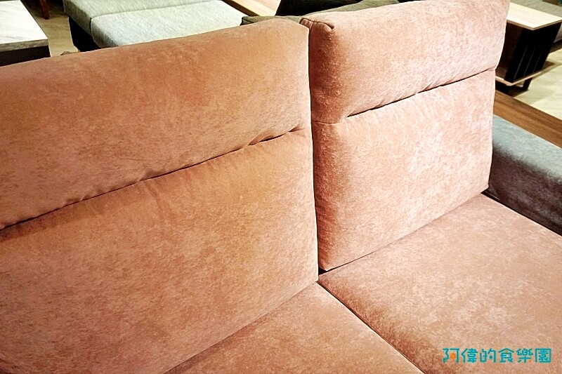 【台中大雅】億家具批發倉庫台中總店-千坪超大賣場，數十款沙發、床、櫃，還可客製化，選購家具來這就對了