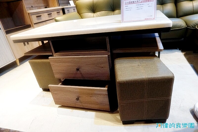 【台中大雅】億家具批發倉庫台中總店-千坪超大賣場，數十款沙發、床、櫃，還可客製化，選購家具來這就對了