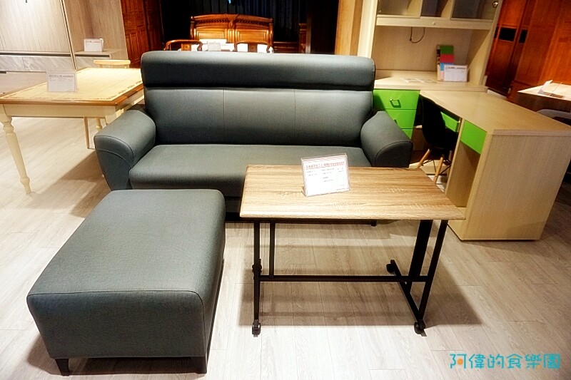 【台中大雅】億家具批發倉庫台中總店-千坪超大賣場，數十款沙發、床、櫃，還可客製化，選購家具來這就對了