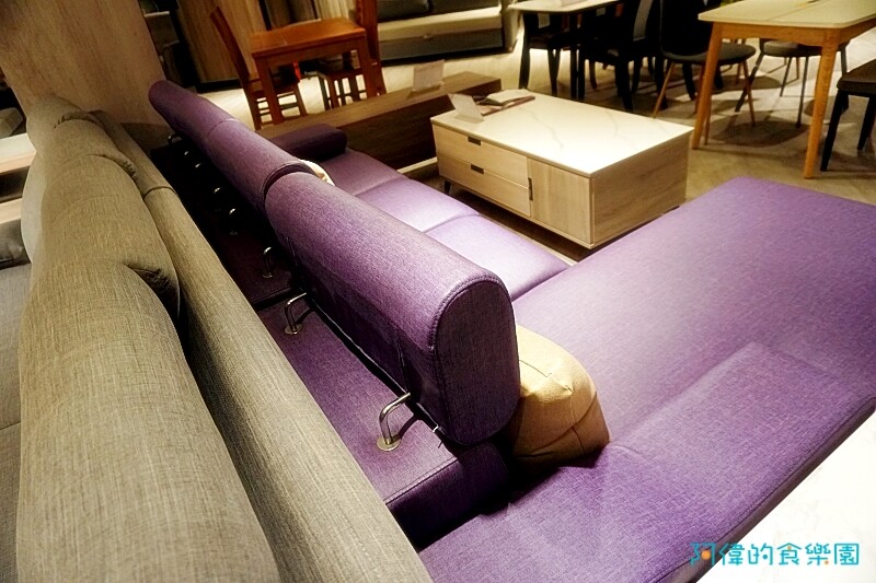 【台中大雅】億家具批發倉庫台中總店-千坪超大賣場，數十款沙發、床、櫃，還可客製化，選購家具來這就對了