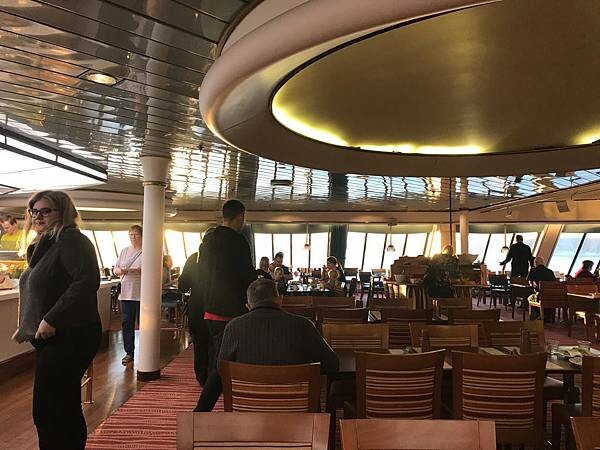 （北歐旅遊）瑞典🇸🇪斯德哥爾摩<->芬蘭🇫🇮赫爾辛基郵輪旅遊 船上自助早餐只要3百多 魚子醬、鵝肝醬、生鮭魚吃到飽-維京郵輪viking line