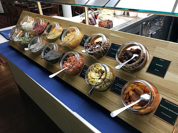 （北歐旅遊）瑞典🇸🇪斯德哥爾摩<->芬蘭🇫🇮赫爾辛基郵輪旅遊 船上自助早餐只要3百多 魚子醬、鵝肝醬、生鮭魚吃到飽-維京郵輪viking line