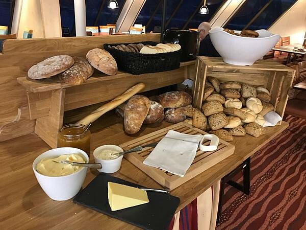 （北歐旅遊）瑞典🇸🇪斯德哥爾摩<->芬蘭🇫🇮赫爾辛基郵輪旅遊 船上自助早餐只要3百多 魚子醬、鵝肝醬、生鮭魚吃到飽-維京郵輪viking line