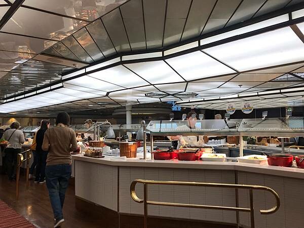 （北歐旅遊）瑞典🇸🇪斯德哥爾摩<->芬蘭🇫🇮赫爾辛基郵輪旅遊 船上自助早餐只要3百多 魚子醬、鵝肝醬、生鮭魚吃到飽-維京郵輪viking line
