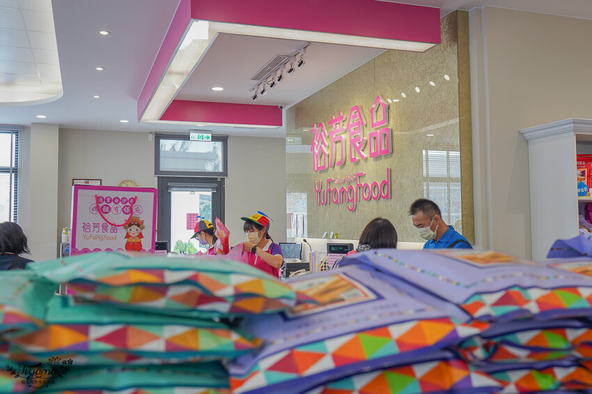 裕芳通霄店|苗栗餅乾批發:餅乾.零食.肉干50元起,台版巧克比這裡買!!國道3號通霄交流道旁人氣伴手禮店 @緹雅瑪 美食旅遊趣