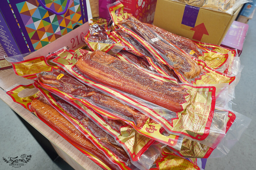 裕芳通霄店|苗栗餅乾批發:餅乾.零食.肉干50元起,台版巧克比這裡買!!國道3號通霄交流道旁人氣伴手禮店 @緹雅瑪 美食旅遊趣