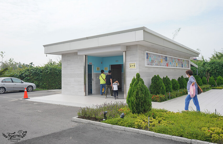 裕芳通霄店|苗栗餅乾批發:餅乾.零食.肉干50元起,台版巧克比這裡買!!國道3號通霄交流道旁人氣伴手禮店 @緹雅瑪 美食旅遊趣