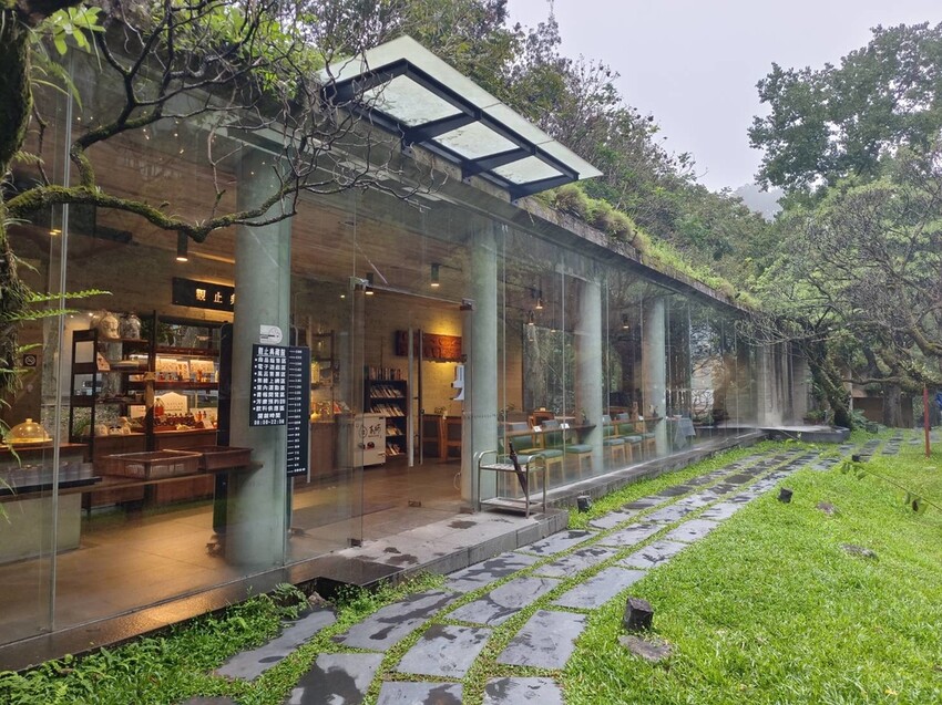 395311.jpg - 【苗栗.泰安】泰安溫泉推薦。泰安觀止溫泉會館。大眾池超美清水模建築超好拍