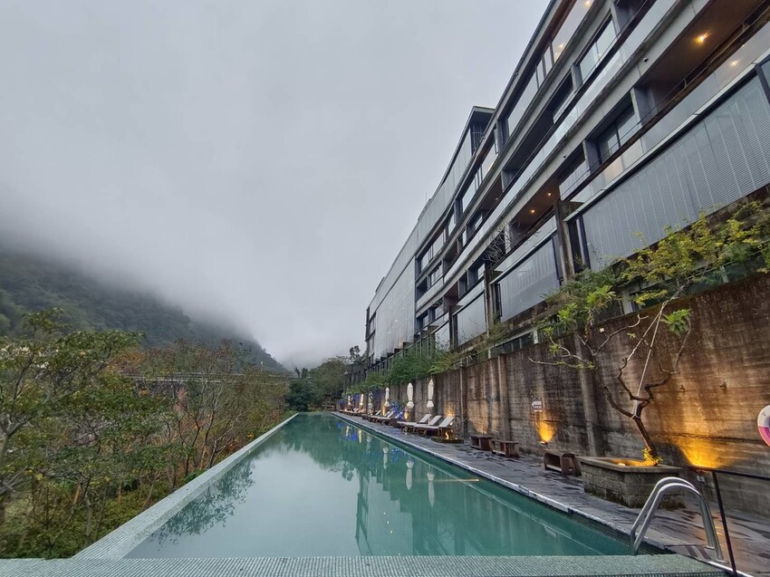 395298.jpg - 【苗栗.泰安】泰安溫泉推薦。泰安觀止溫泉會館。大眾池超美清水模建築超好拍