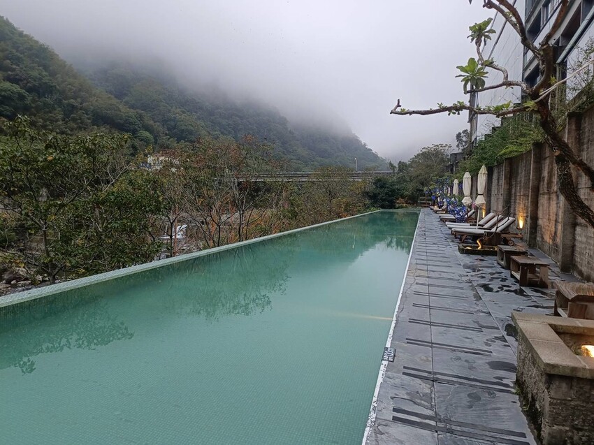 395299.jpg - 【苗栗.泰安】泰安溫泉推薦。泰安觀止溫泉會館。大眾池超美清水模建築超好拍