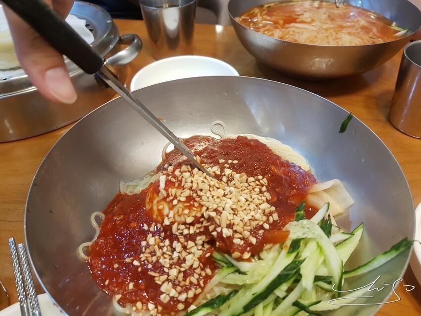 【南浦洞必吃】奶奶伽倻小麥冷麵 할매가야밀면 ➤ 南浦洞美食,食尚玩家也來吃,冰涼涼的水冷麵冬天也好吃!