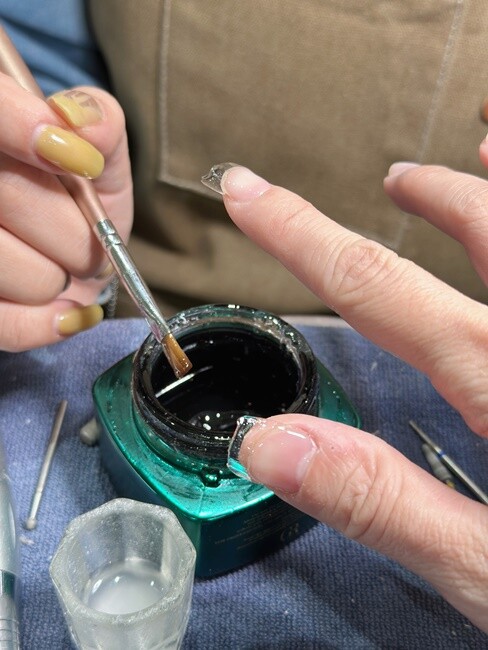 【台中美甲推薦】北屯區環境可愛夢幻價格透明無壓力『HugNail YaYa擁抱美甲』咬甲救星,每月指定優惠款指定