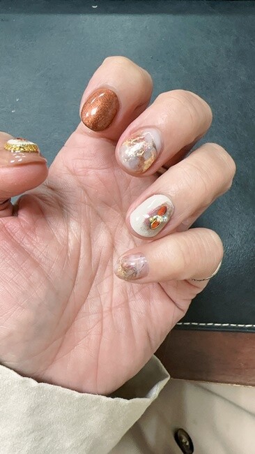 【台中美甲推薦】北屯區環境可愛夢幻價格透明無壓力『HugNail YaYa擁抱美甲』咬甲救星,每月指定優惠款指定