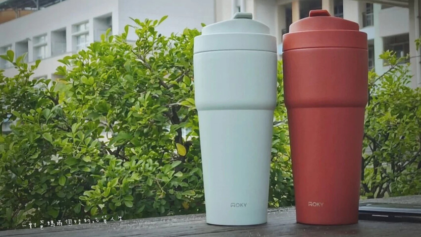 WOKY保溫杯│沃廚│手提激凍輕芯鈦瓷易潔層渾圓杯│升級大容量、超強保冰保溫效果、輕芯鈦瓷易潔層讓飲品呈現最佳狀態！ - 吃貨閔爸-一對爸媽兩個娃的吃貨人生