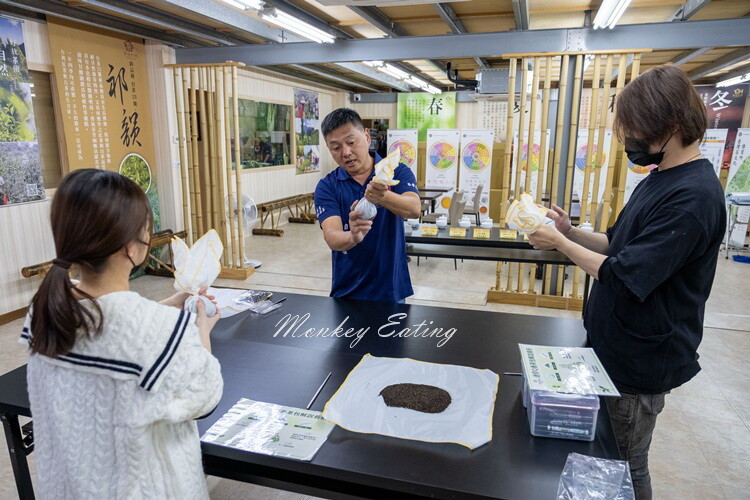 【南投竹山景點】茶悅杉林｜茶葉DIY體驗，自製香Q茶包，南投親子景點推薦 - 貪吃猴的幻想