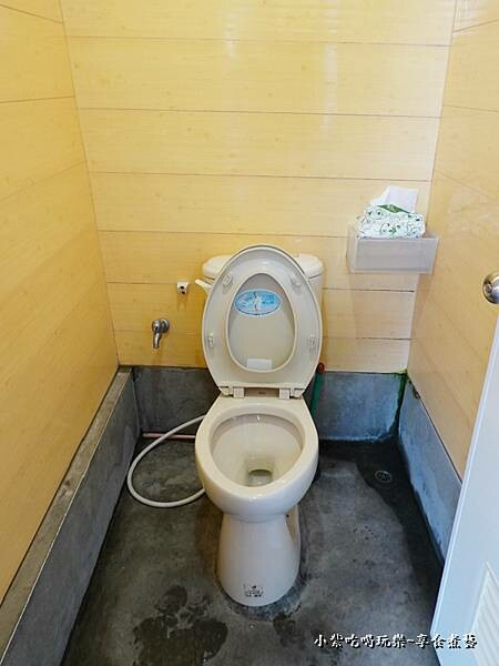 2022黑鮪魚浮潛廁所.jpg