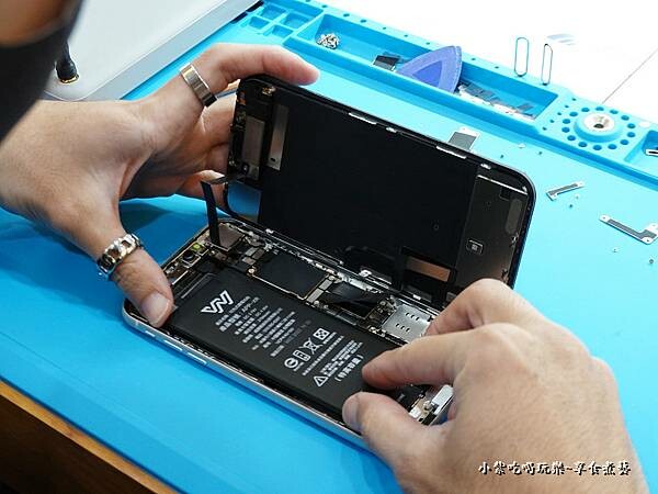 12白-安裝新電池-pro fix中壢新生店.jpg