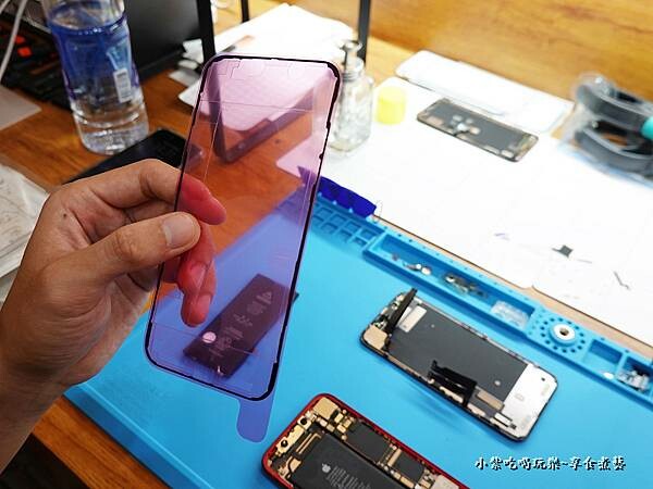 6紅-貼防水膠條-pro fix中壢新生店 (1).jpg