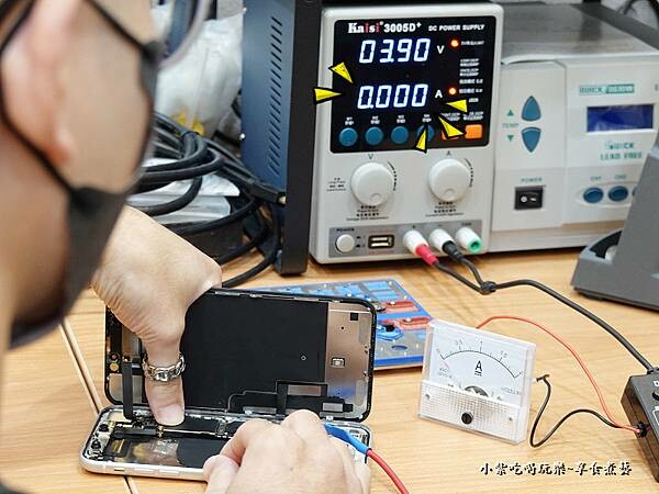 11白-電池安裝前先檢查是手機否有漏電-pro fix中壢新生店.jpg