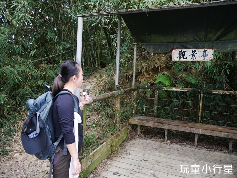 高雄景點｜橫跨高屏的尾寮山，拉繩攀登，挑戰型小百岳