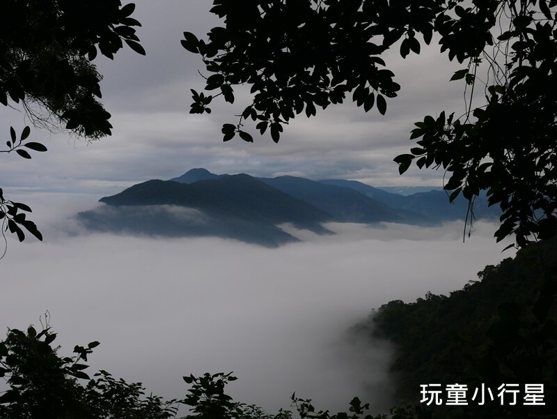 高雄景點｜橫跨高屏的尾寮山，拉繩攀登，挑戰型小百岳