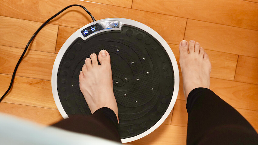 [開箱] 人因遠紅外全身垂直律動機｜懶人運動推薦！99段速度，坐著就能運動！