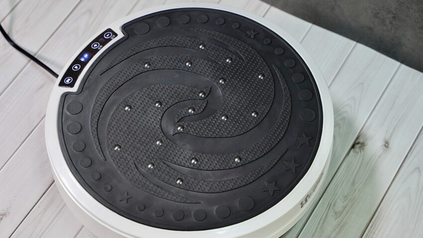 [開箱] 人因遠紅外全身垂直律動機｜懶人運動推薦！99段速度，坐著就能運動！