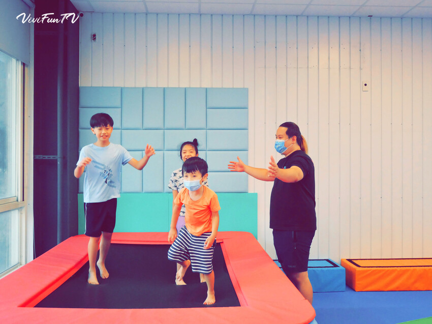 【米米瘋】台中北屯樂飛兒童體適能中心，開啟孩子的樂飛基因，發現彈翻快樂時光！體適能心得分享