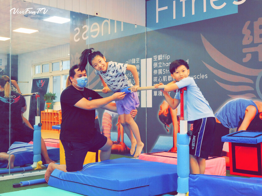 【米米瘋】台中北屯樂飛兒童體適能中心，開啟孩子的樂飛基因，發現彈翻快樂時光！體適能心得分享