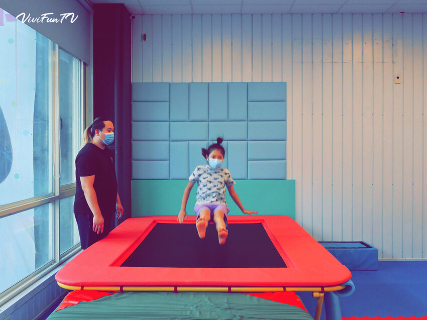 【米米瘋】台中北屯樂飛兒童體適能中心，開啟孩子的樂飛基因，發現彈翻快樂時光！體適能心得分享