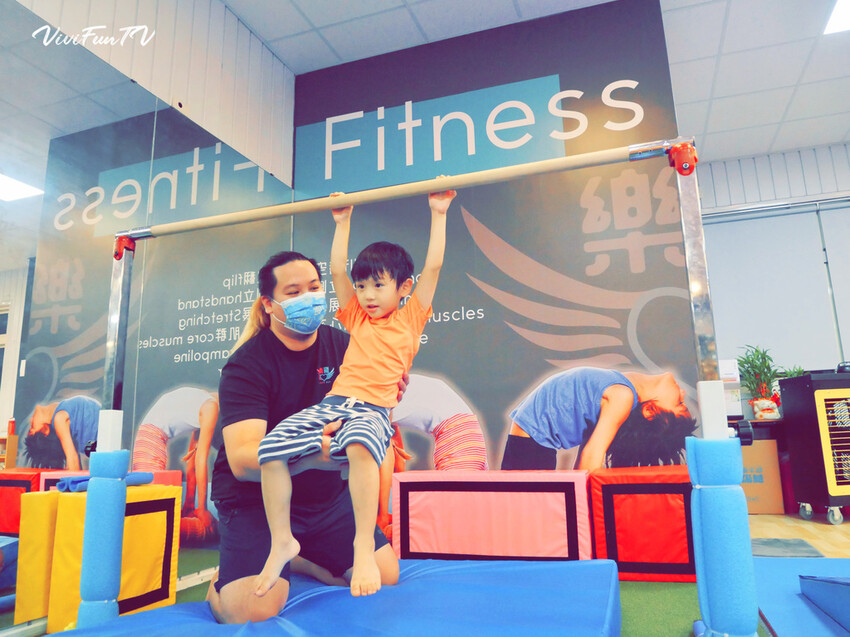 【米米瘋】台中北屯樂飛兒童體適能中心，開啟孩子的樂飛基因，發現彈翻快樂時光！體適能心得分享