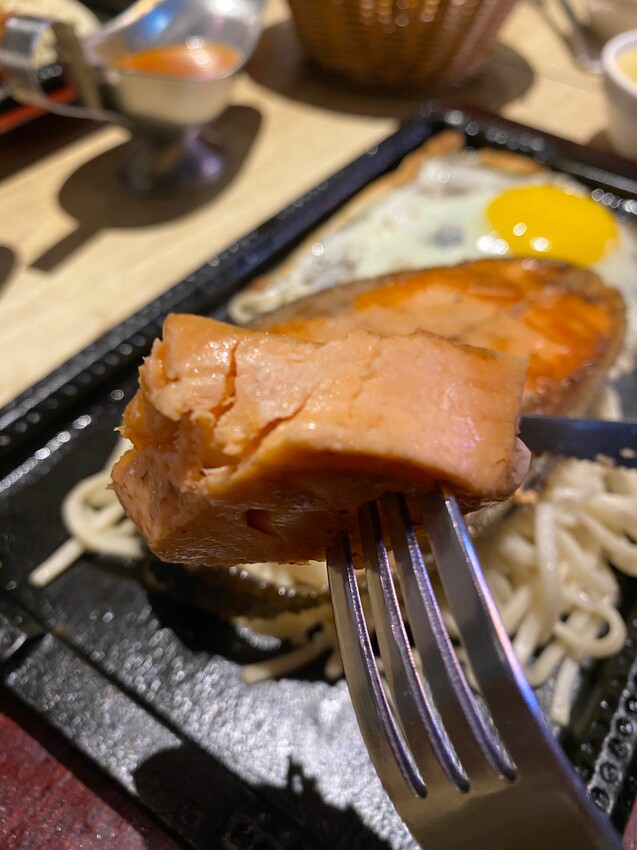 [台中展覽] 臺中驛冬日嘉年華｜人氣角色陪你過聖誕！粉嫩摩天輪 Ｘ旋轉木馬 一票遊玩兩大設施｜精選7大台中聖誕拍照景點 - 萍姐愛分享