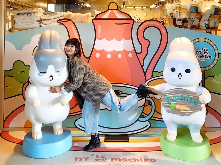 [台中展覽] 臺中驛冬日嘉年華｜人氣角色陪你過聖誕！粉嫩摩天輪 Ｘ旋轉木馬 一票遊玩兩大設施｜精選7大台中聖誕拍照景點 - 萍姐愛分享