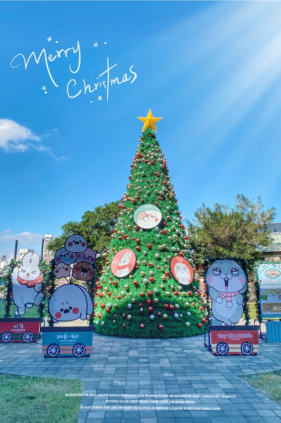 [台中展覽] 臺中驛冬日嘉年華｜人氣角色陪你過聖誕！粉嫩摩天輪 Ｘ旋轉木馬 一票遊玩兩大設施｜精選7大台中聖誕拍照景點 - 萍姐愛分享