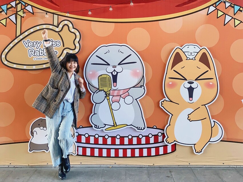 [台中展覽] 臺中驛冬日嘉年華｜人氣角色陪你過聖誕！粉嫩摩天輪 Ｘ旋轉木馬 一票遊玩兩大設施｜精選7大台中聖誕拍照景點 - 萍姐愛分享