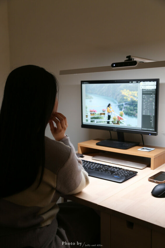 【好物開箱】喜光全光譜護眼檯燈 Ti-MAX，自動調節亮度、多種色溫，超值入手！