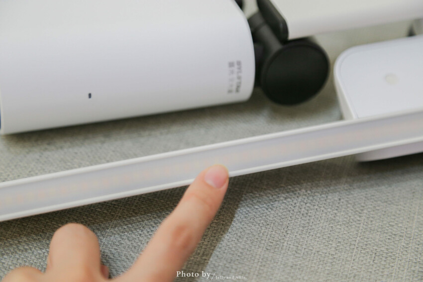 【好物開箱】喜光全光譜護眼檯燈 Ti-MAX，自動調節亮度、多種色溫，超值入手！