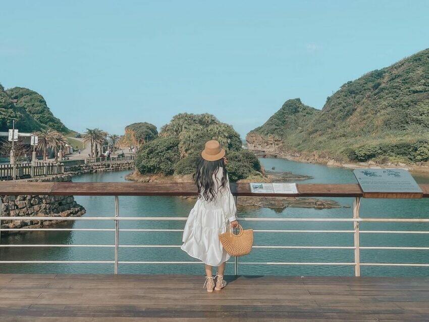 和平島公園擁有造型獨特的海岸礁石、臨海步道、觀海平台，能讓民眾欣賞到北海岸的無敵海景。