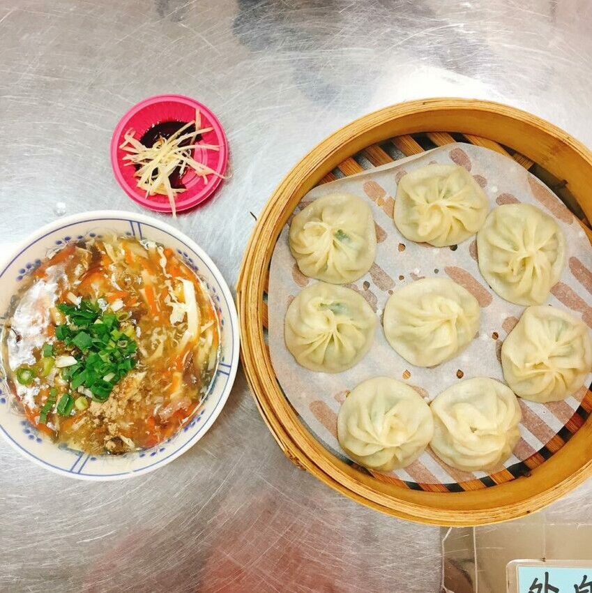 通化夜市美食推薦_正好鮮肉小籠湯包