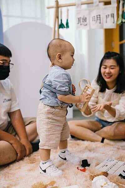 Loop Bakery 圈圈∥不用萬元的生日抓週派對∥韓系佈置風格∥費用含攝影師、主持人再加贈送生日蛋糕及木製相框