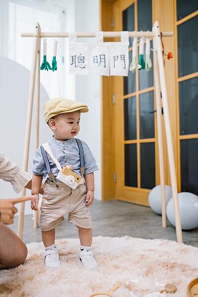 Loop Bakery 圈圈∥不用萬元的生日抓週派對∥韓系佈置風格∥費用含攝影師、主持人再加贈送生日蛋糕及木製相框