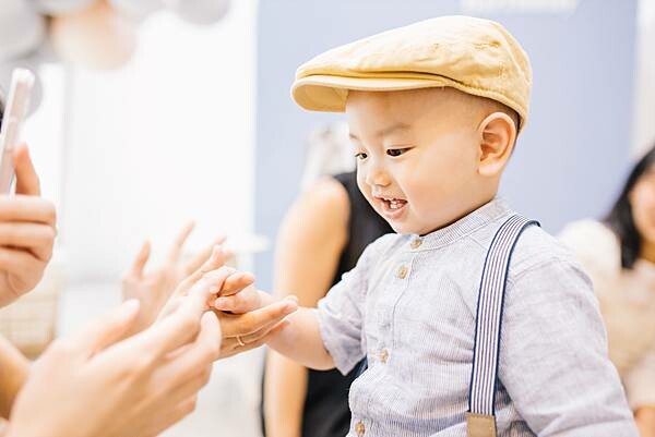 Loop Bakery 圈圈∥不用萬元的生日抓週派對∥韓系佈置風格∥費用含攝影師、主持人再加贈送生日蛋糕及木製相框