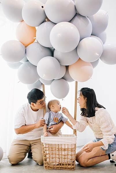 Loop Bakery 圈圈∥不用萬元的生日抓週派對∥韓系佈置風格∥費用含攝影師、主持人再加贈送生日蛋糕及木製相框