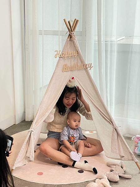 Loop Bakery 圈圈∥不用萬元的生日抓週派對∥韓系佈置風格∥費用含攝影師、主持人再加贈送生日蛋糕及木製相框