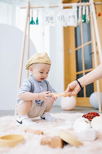 Loop Bakery 圈圈∥不用萬元的生日抓週派對∥韓系佈置風格∥費用含攝影師、主持人再加贈送生日蛋糕及木製相框