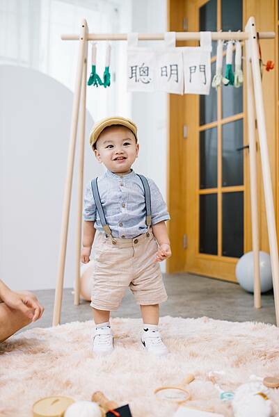 Loop Bakery 圈圈∥不用萬元的生日抓週派對∥韓系佈置風格∥費用含攝影師、主持人再加贈送生日蛋糕及木製相框